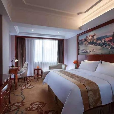 Vienna International Hotel Shaoguan Fengcailou ภายนอก รูปภาพ