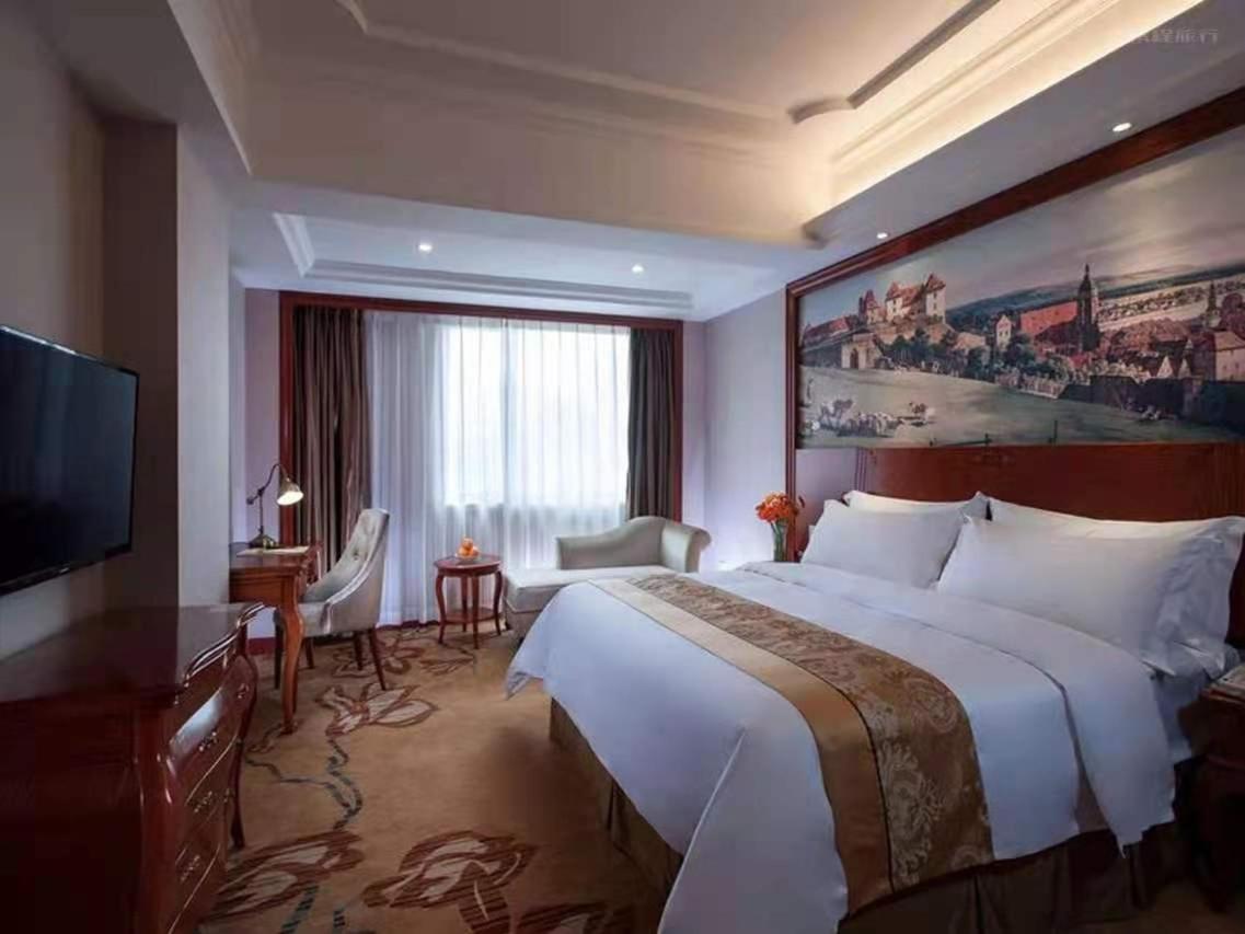 Vienna International Hotel Shaoguan Fengcailou ภายนอก รูปภาพ