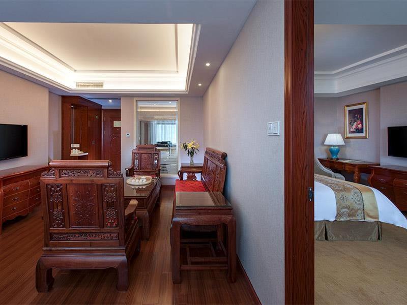 Vienna International Hotel Shaoguan Fengcailou ภายนอก รูปภาพ